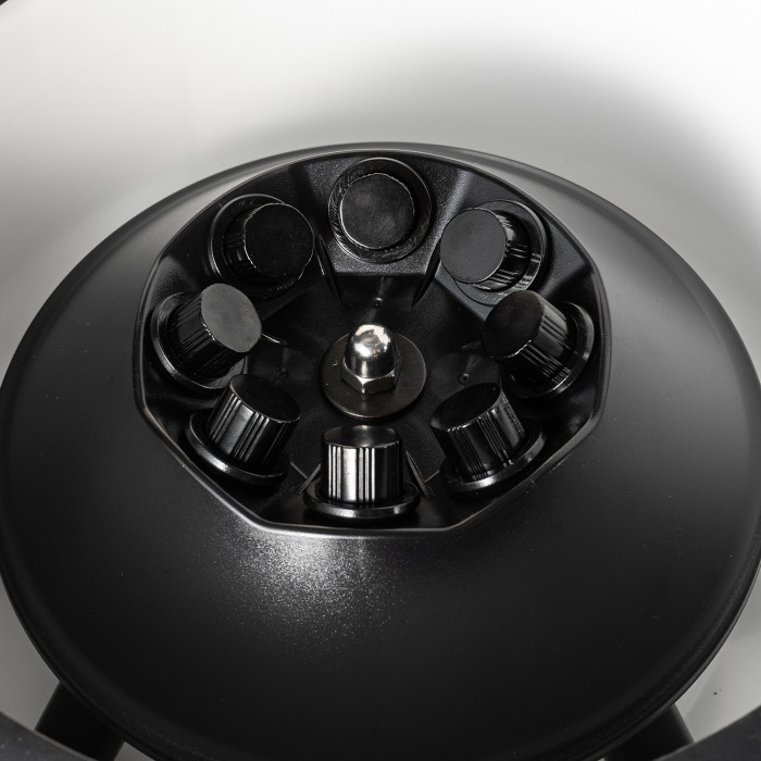 Центрифуга для пробирок 15 мл х 8 шт (2/5/10 мл х 8 шт), 500-4000 об/мин, ускорение 2075 xg, мощность 60 W, цифровое управление, Лаборио LC500-8