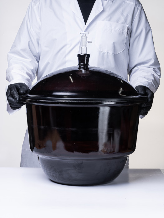 Эксикатор вакуумный с краном 1-400 мм, темное стекло