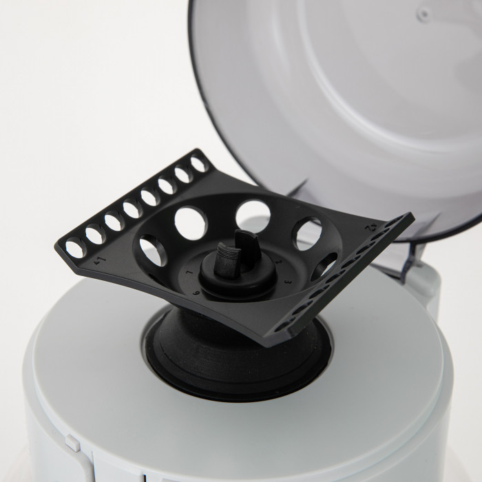 Мини-центрифуга для пробирок 1,5/2 мл х 8 шт + 0,2 мл х 16 шт, 10000 об/мин, ускорение 6149 xg, мощность 15 W, Лаборио MC-10K