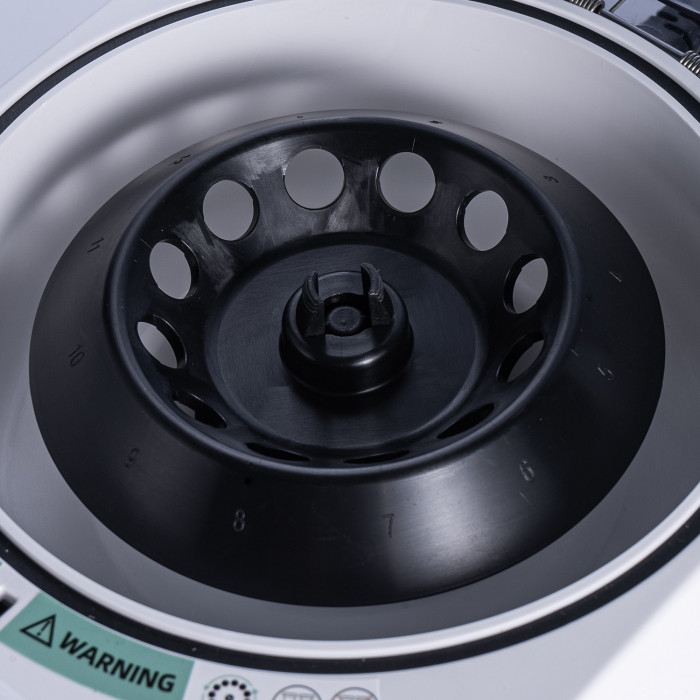 Мини-центрифуга для пробирок 0,2/0,5/1,5/2 мл х 12 шт + 0,2 мл х 32 шт, 12000 об/мин, ускорение 9660 xg, мощность 45 W, цифровое управление, Лаборио MC-12PRO