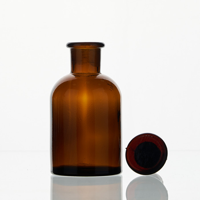 Склянка для реактивов СТУ-125  из темного стекла с узкой горловиной и притертой пробкой 125 мл