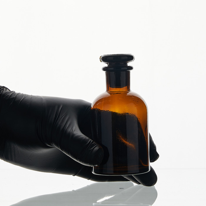 Склянка для реактивов СТУ-125  из темного стекла с узкой горловиной и притертой пробкой 125 мл