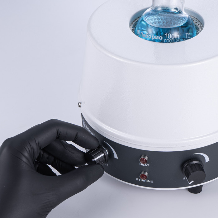 Колбонагреватель с магнитной мешалкой 250 мл, аналоговое управление, нагрев до 380°C, Лаборио HMS-250
