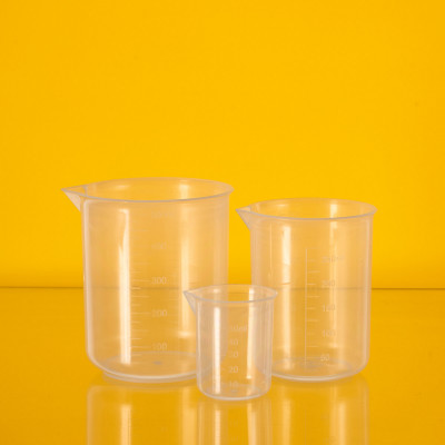Набор п/п стаканов-мензурок с носиком и градуировкой, 500 мл, 250 мл, 50 мл
