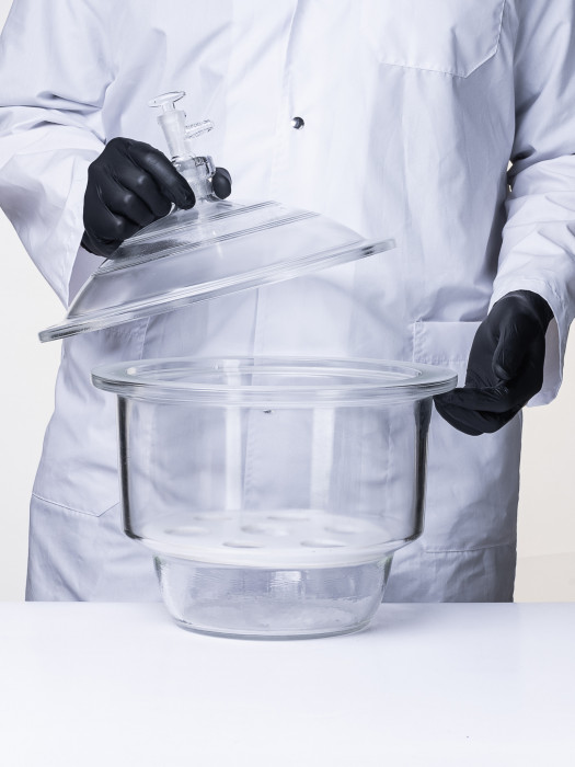 Эксикатор вакуумный с краном 1-240 мм, светлое стекло