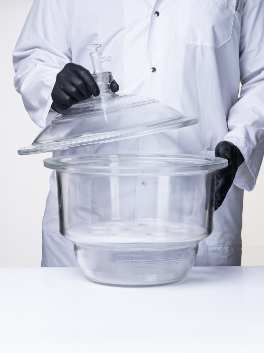 Эксикатор вакуумный с краном 1-300 мм, светлое стекло