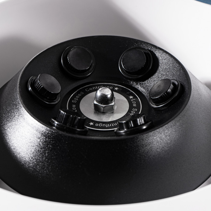 Центрифуга для пробирок 15 мл х 6 шт, 100-4000 об/мин, ускорение 1920 xg, мощность 96 W, цифровое управление, Лаборио LC-6