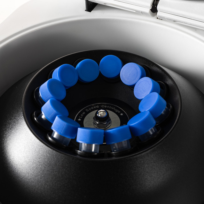 Центрифуга для пробирок 10 мл х 12 шт, 4000 об/мин, ускорение 2100 xg, мощность 200 W, цифровое управление, Лаборио LC-12Plus