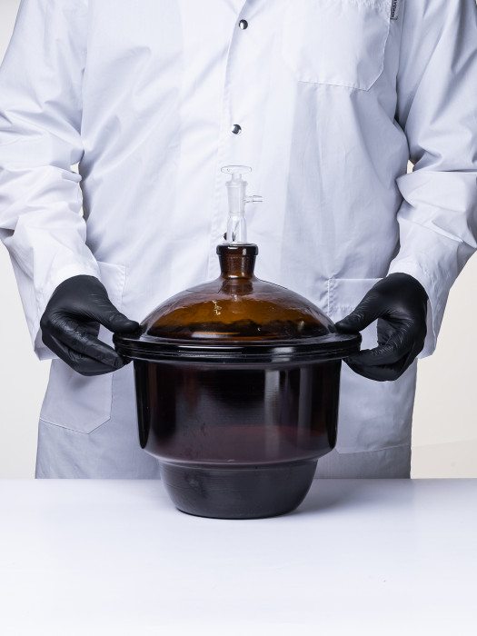 Эксикатор вакуумный с краном 1-210 мм, темное стекло