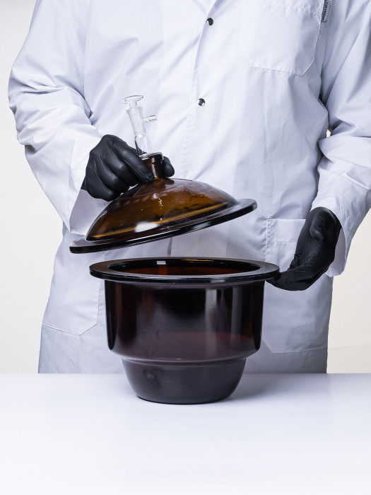 Эксикатор вакуумный с краном 1-210 мм, темное стекло