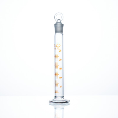 Цилиндр 25 мл (мерный: исполнение 2 - с пришлифованной пробкой, на стеклянном основании), 2-25-2