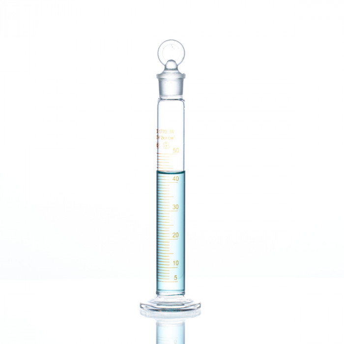 Цилиндр 50 мл (мерный: исполнение 2 - с пришлифованной пробкой, на стеклянном основании), 2-50-2