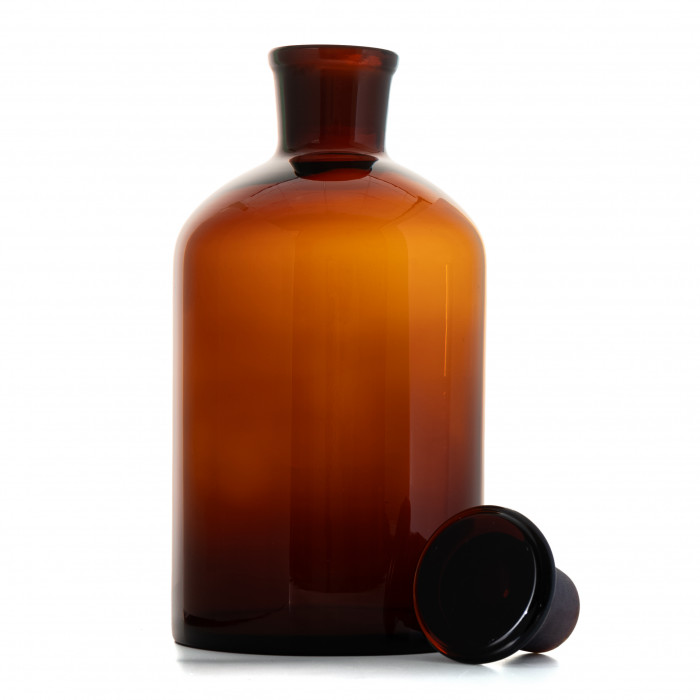 Склянка для реактивов СТУ-20000 из темного стекла с узкой горловиной и притертой пробкой 20000 мл