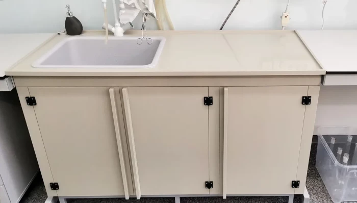 Мойка лабораторная ПП.МЛП.130.60.90 с корпусом и раковиной из полипропилена