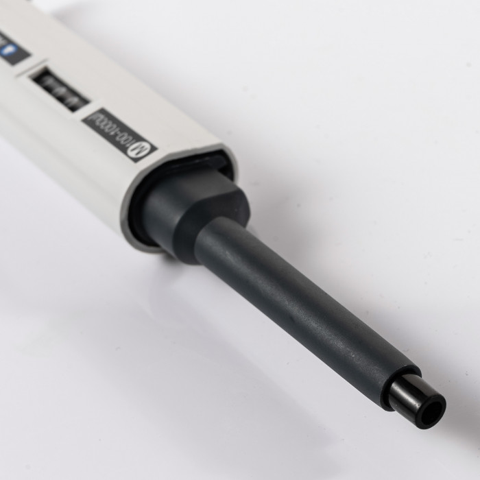 Дозатор пипеточный 10 мкл, одноканальный, фиксированный объём, механический (ДПОФ)/ Лаборио MG-10