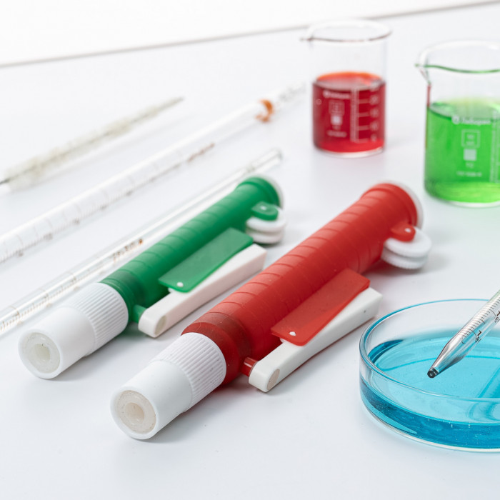 Пипетатор (фингер) поршневой до 2 мл