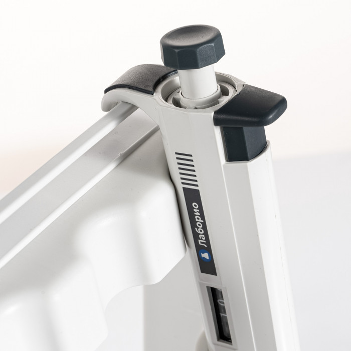 Дозатор пипеточный 5000 мкл, автоклавируемый, одноканальный, фиксированный объём, механический (ДПАОФ) / Лаборио PG-5000