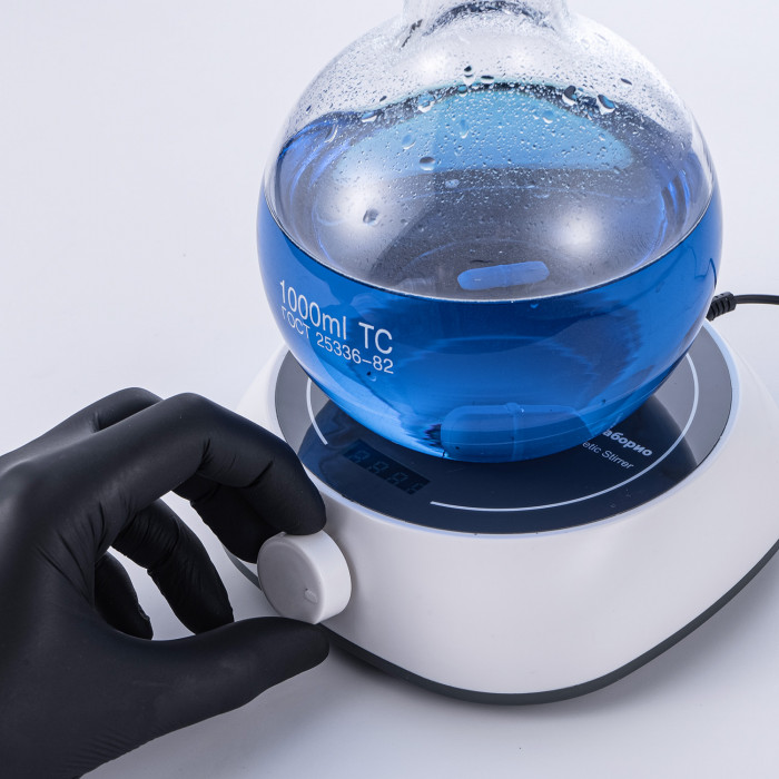 Магнитная мешалка 2 л, 200-2000 об/мин, мощность 5 W, рабочая платформа 135 мм, дисплей, Лаборио MS-5S