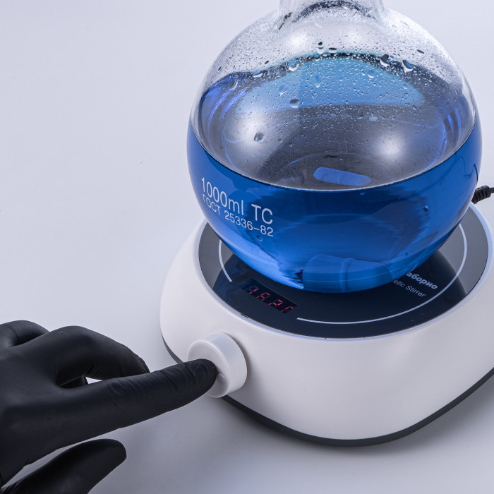 Магнитная мешалка 2 л, 200-2000 об/мин, мощность 5 W, рабочая платформа 135 мм, дисплей, Лаборио MS-5S